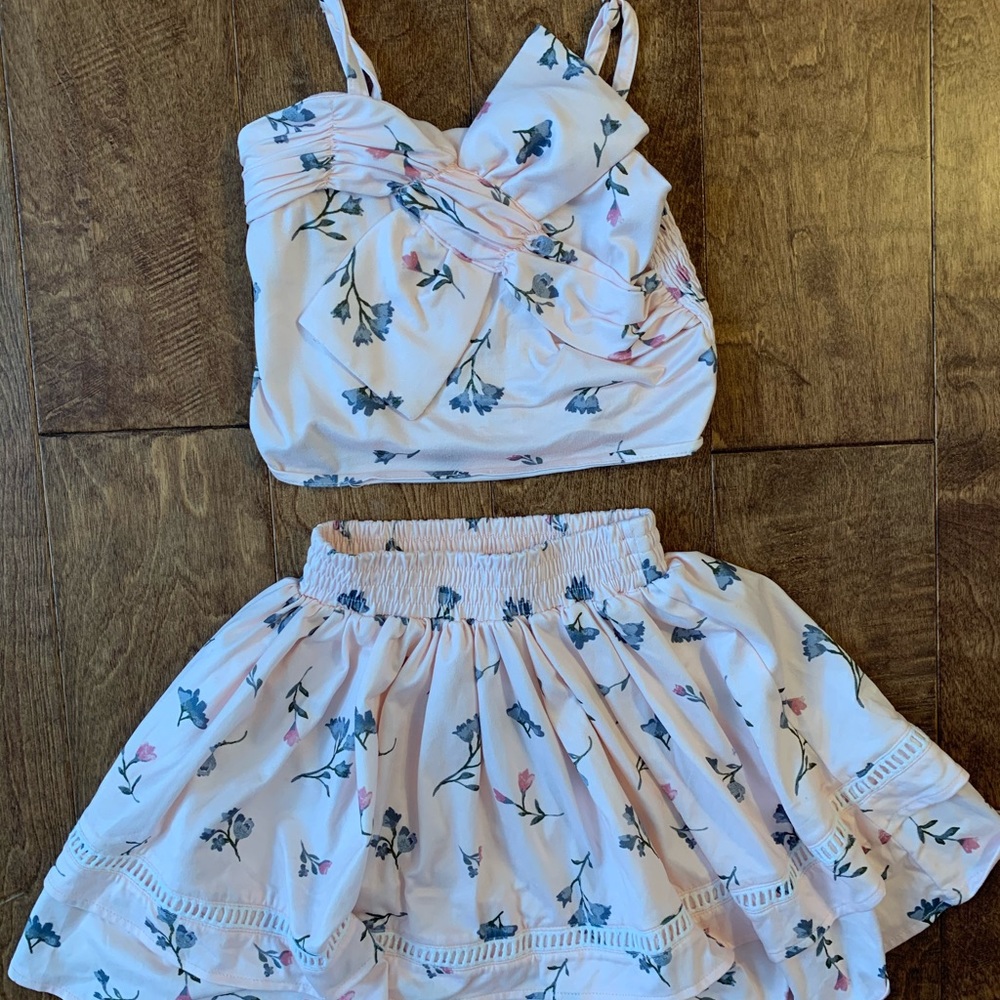 Girls skirt set